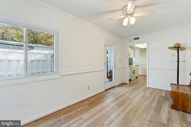 3638 Edelmar Terrace unit 123-B, Silver Spring, MD 20906 - photo 2