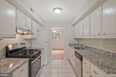 5127 Overlook Park, Annandale, VA 22003 - photo 7