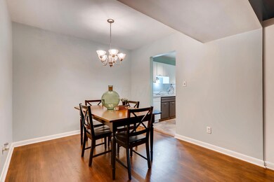 2565 Charing Road Apartment 3-print-014-