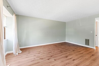 905 Soramill Ln (INTERIOR)-1