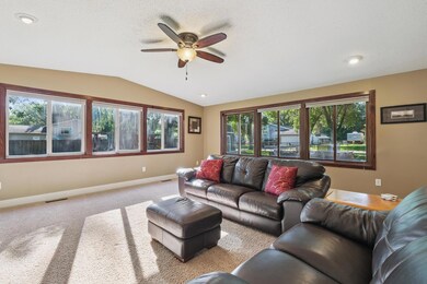 9146 Ives Ln N, Maple Grove, MN 55369 - photo 2