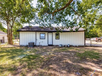 1602 N Brazos Ave, Cleburne, TX 76031 - photo 6