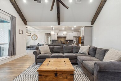 1091 Horizon Trace Dr, Azle, TX 76020 - photo 6