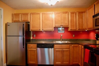 555 Calef Rd unit 7, Manchester, NH 03103 - photo 2
