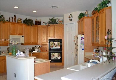 6833 NW 113th Place, Doral, FL 33178 - photo 4