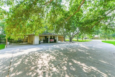 2575 Ryan Dr, Alvin, TX 77511 - photo 6