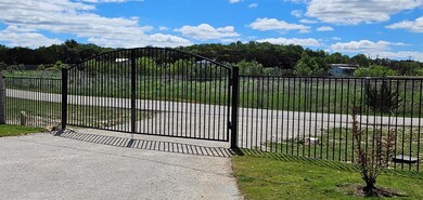 649 Lois Cir, Granbury, TX 76049 - photo 3