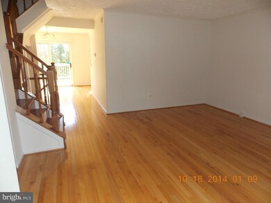 13321 Burkitts Rd, Fairfax, VA 22033 - photo 3