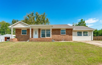 1024 Hillside Dr, Ada, OK 74820 - photo 5