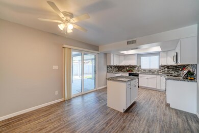 2531 W Jacinto Ave-9