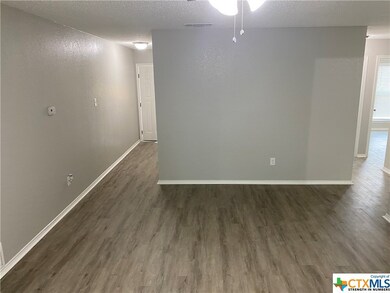 128 E Blancas Dr, Copperas Cove, TX 76522 - photo 5