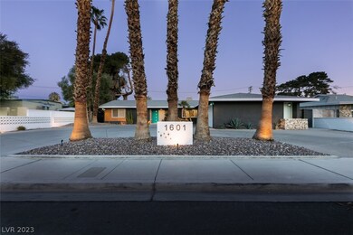 Welcome to 1601 So. 6th! In the heart of Downtown