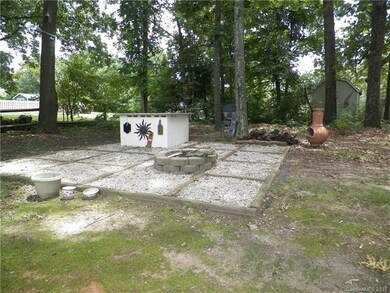 160 Eastwood Dr, Statesville, NC 28625 - photo 5