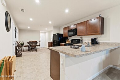 5893 Creekside Crossing Dr, Jacksonville, FL 32210 - photo 6