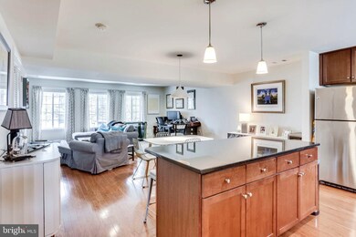 4117 S Four Mile Run Dr unit B, Arlington, VA 22204 - photo 4