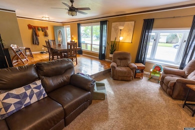 926 Hobson St, Lander, WY 82520 - photo 7