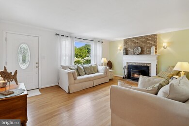 811 Mountain View Dr, Westminster, MD 21157 - photo 3