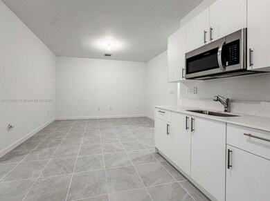 19722 SW 321st St unit B, Homestead, FL 33030 - photo 2