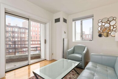 19 Wiget St unit 302, Boston, MA 02113 - photo 2
