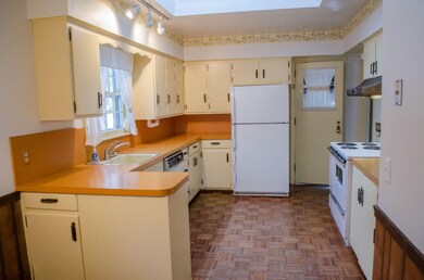 1322 floral dr-6
