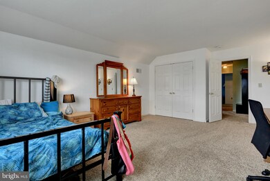 1408 Mallard Dr E, Chambersburg, PA 17202 - photo 2