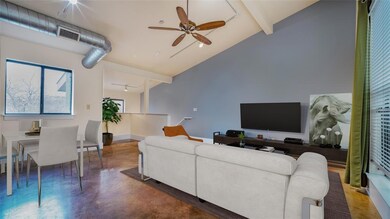 911 Keith Ln unit 12, Austin, TX 78705 - photo 6