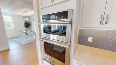 KITCHEN WALL OVEN AND MICROWAVE