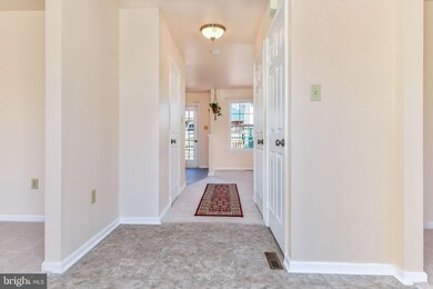 114 W Flagstone Dr, Newark, DE 19702 - photo 4