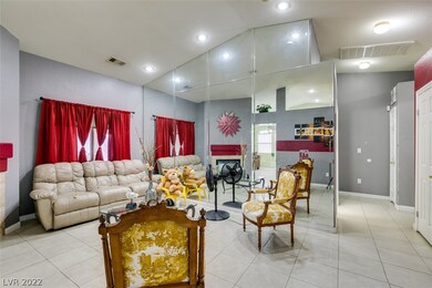 2651 Holy Cross Dr, Las Vegas, NV 89156 - photo 5