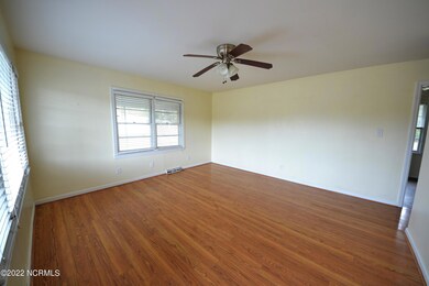 710 Country Club Rd, Jacksonville, NC 28546 - photo 2