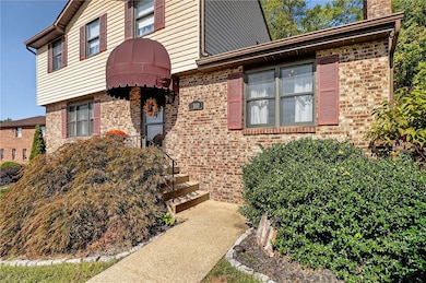 100 Roberta Dr, Carnegie, PA 15106 - photo 3