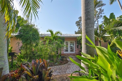 2158 Blossom Way S, St. Petersburg, FL 33712 - photo 2