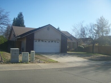1751 Oak Mesa Ln, Redding, CA 96003 - photo 3
