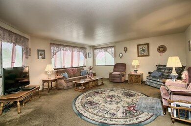 90 NW Sunhill Dr, Grants Pass, OR 97526 - photo 3