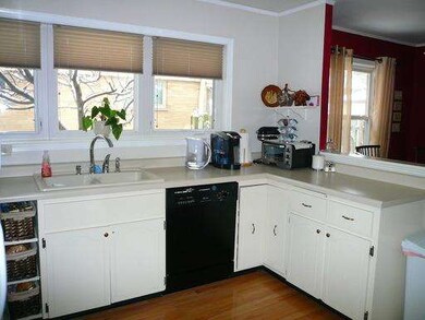 900 Bristol Ave, Westchester, IL 60154 - photo 4