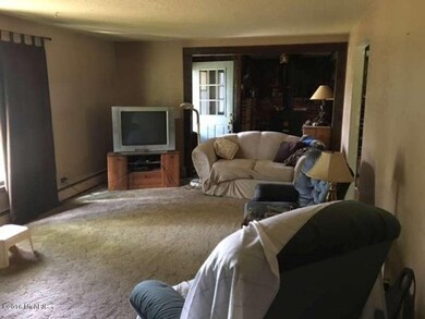 1880 Chatterson Livingroom
