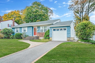 266 Tree Rd, Centereach, NY 11720 - photo 3