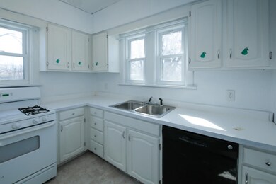 618 Constantine St-107