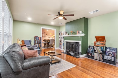 145 Parkwood Ave, Arlington, TX 76013 - photo 2