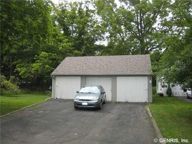 Garage 3-car detached garage is great for storage!