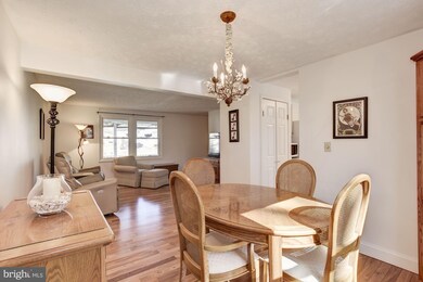 8026 Nicky Ct, Laurel, MD 20723 - photo 5