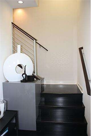 MODEL HOME ENTRY PHOTO