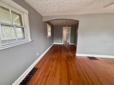 308 Zimpfer St, Columbus, OH 43206 - photo 5