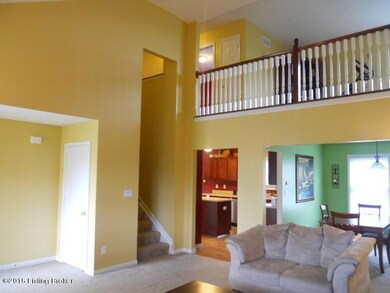 9006 Teak Dr, Louisville, KY 40228 - photo 4