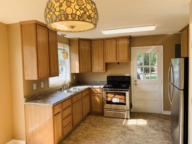 724 Hoover St, Shelbyville, TN 37160 - photo 2