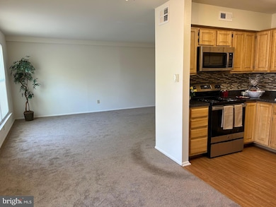 331 Preston Ave unit 101, Voorhees, NJ 08043 - photo 3