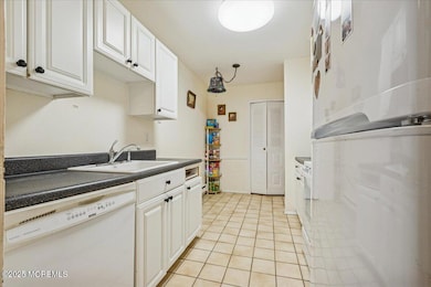 93 Arrowood Rd unit G, Manalapan, NJ 07726 - photo 6