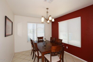Eat-in Kitchen