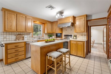 52 Orchard Dr, Cumberland, RI 02864 - photo 2