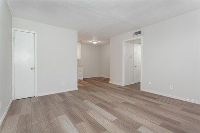 5722 Gaston Ave unit M, Dallas, TX 75214 - photo 7